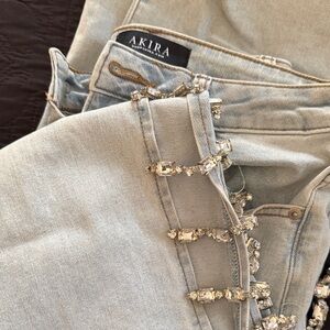 AKIRA Women's Light Gray Jeweled Cropped Jeans